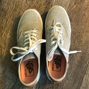 Practically NEW Van’s Ultracush kicks!